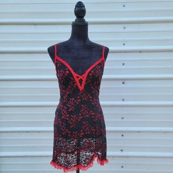 Secret Treasures Intimates Full Lace Babydoll Lingerie Size M Black Red Floral - Picture 1 of 9